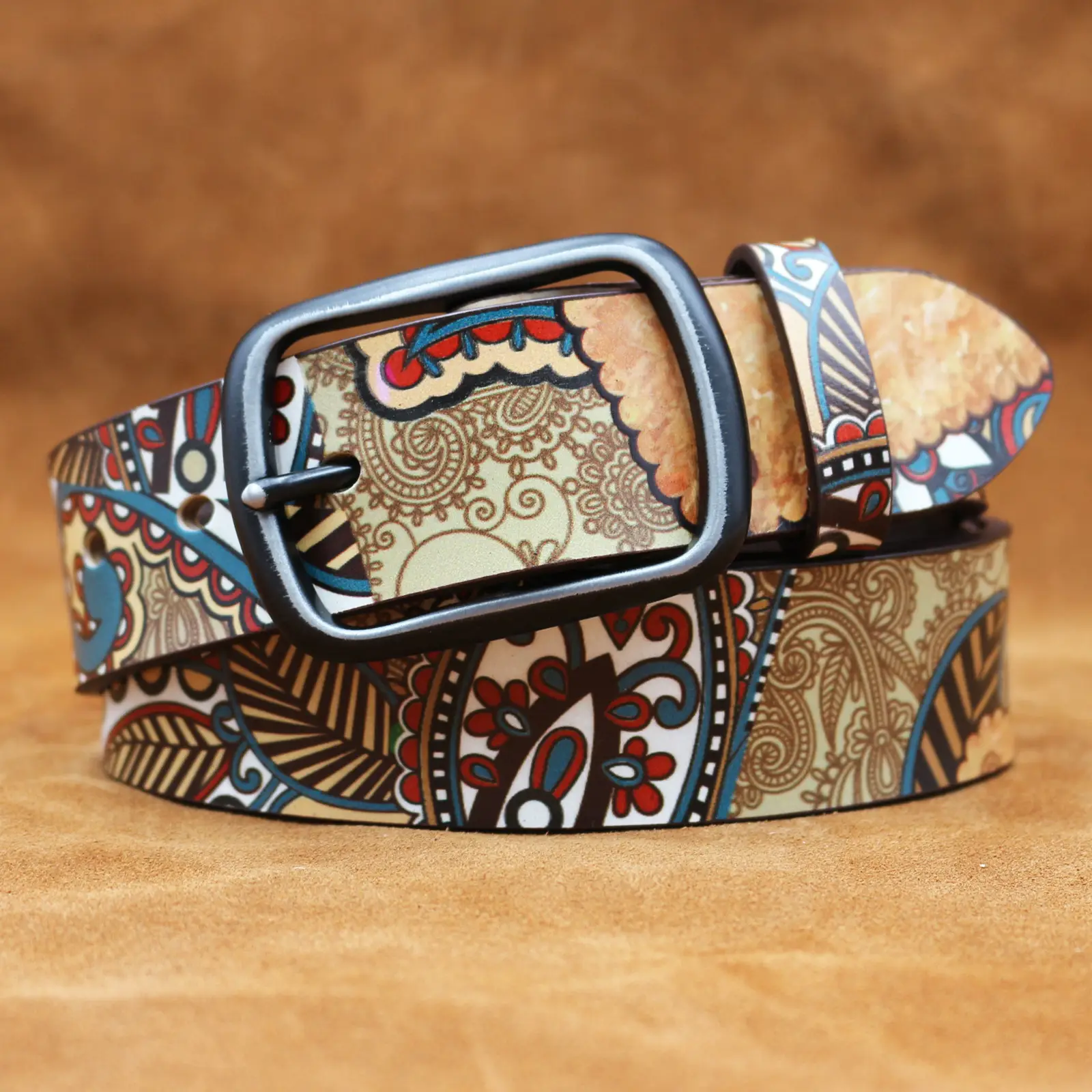 Retro Ethnic Cowhide Belt with Buckle — feature 3