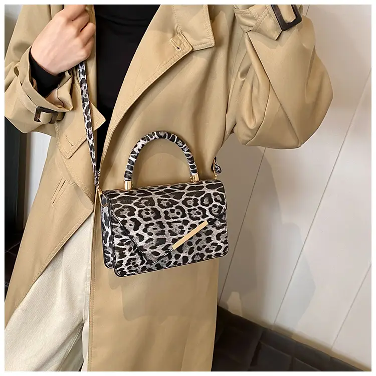 Leopard Textured Crossbody Bag for Women 2024 Winter — feature 13