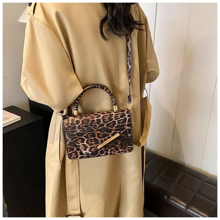 Leopard Textured Crossbody Bag for Women 2024 Winter — feature 16