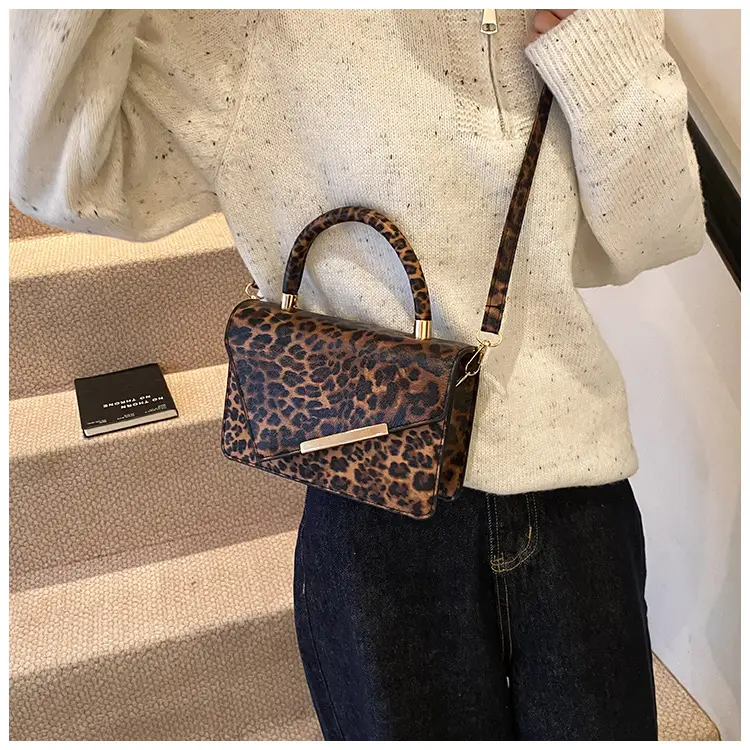 Leopard Print Vintage Shoulder Bag 2024 — feature 12