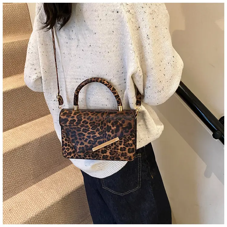 Leopard Print Vintage Shoulder Bag 2024 — feature 14