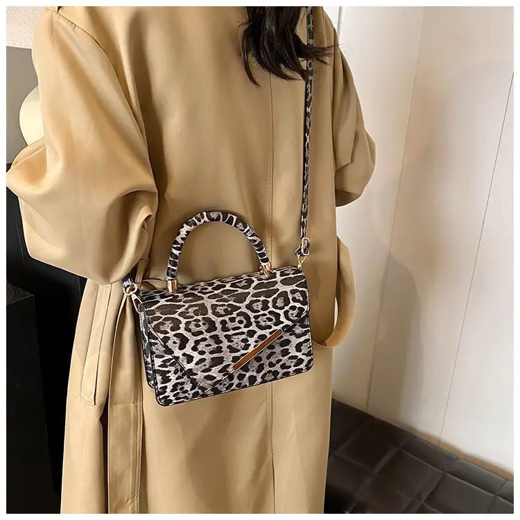 Leopard Print Vintage Shoulder Bag 2024 — feature 15
