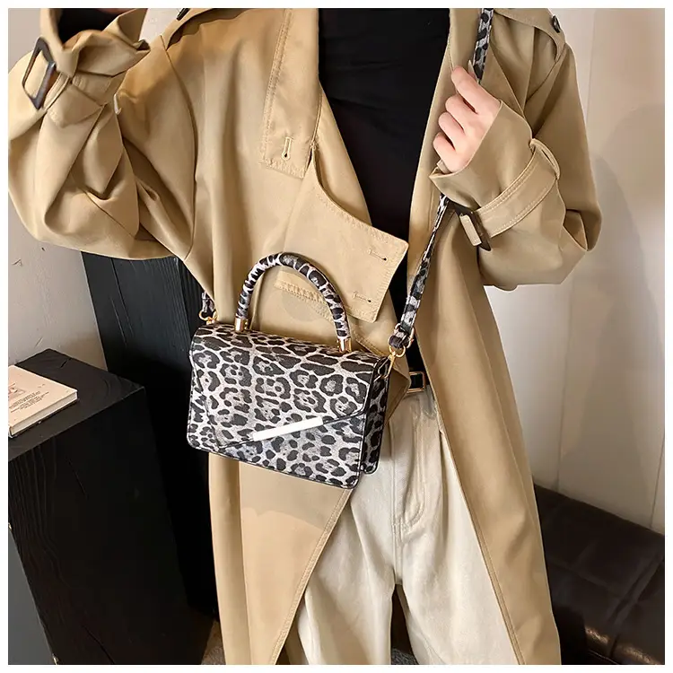 Leopard Print Vintage Shoulder Bag 2024 — feature 17