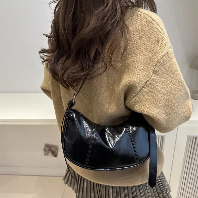 White Underarm Crescent Bag 2024 Autumn - Image 6