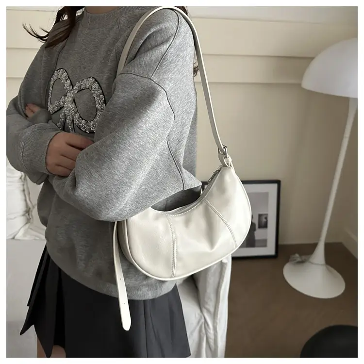 White Underarm Crescent Bag 2024 Autumn — feature 16
