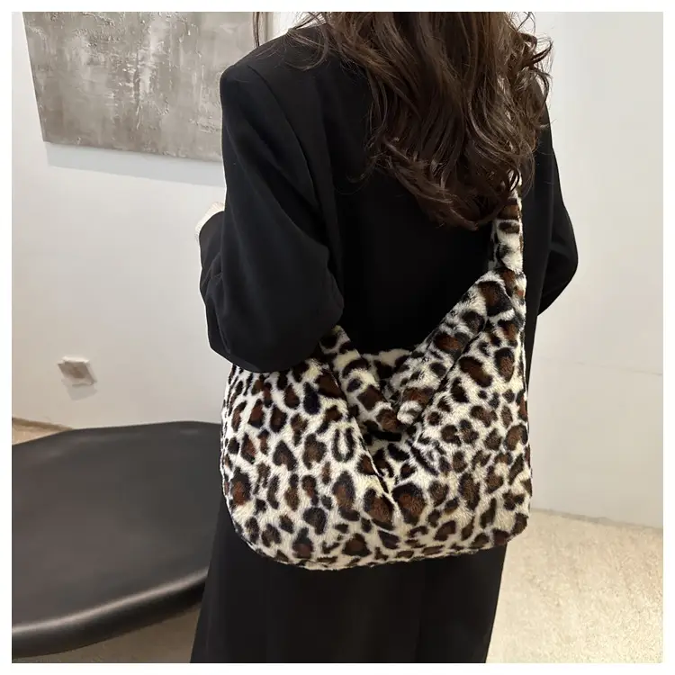Leopard Print Plush Women's Shoulder Bag Winter Autumn — feature 13