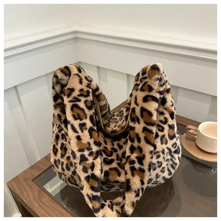 Leopard Print Plush Women's Shoulder Bag Winter Autumn — feature 8