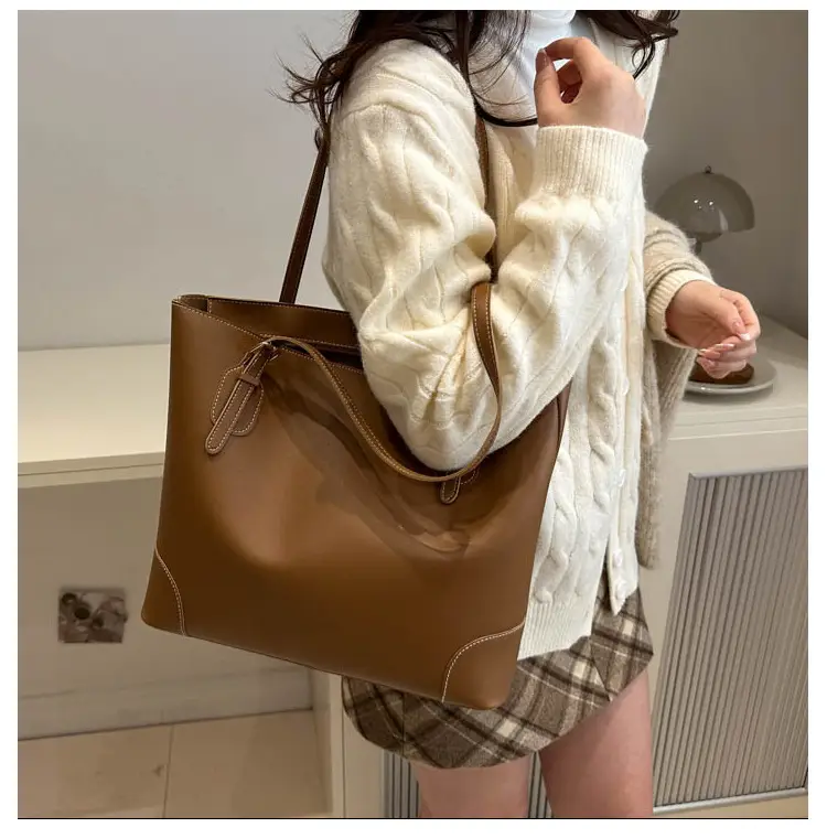Beige Large Capacity Women's Tote Bag 2024 — feature 17
