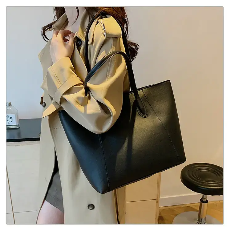 Women's Cream Leather Shoulder Bag 2024 Winter Autumn — feature 15