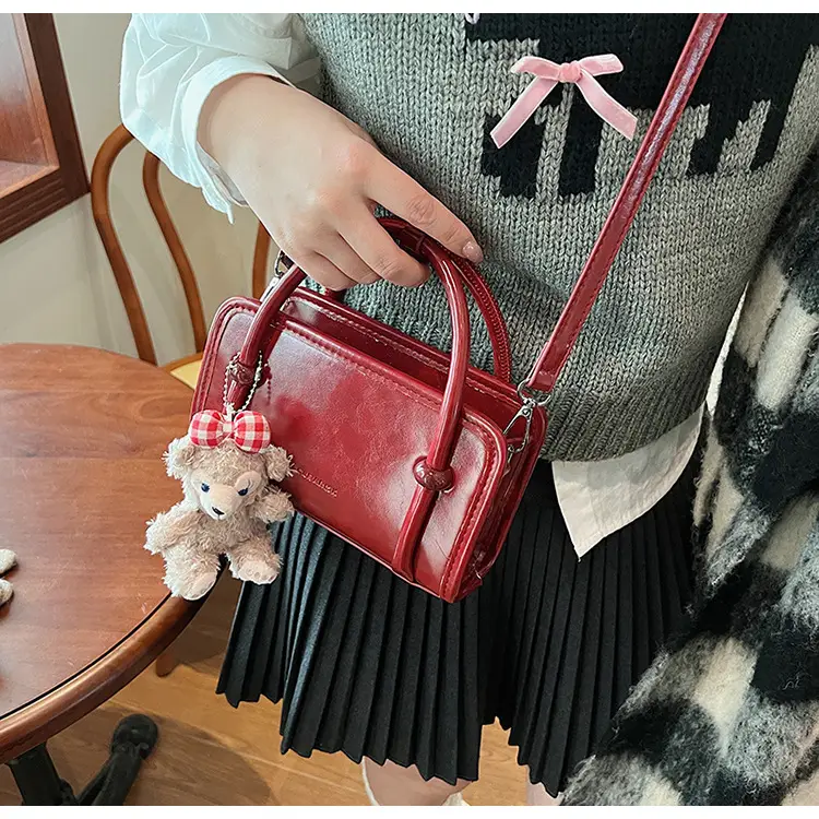 Women's Red Korean Style Shoulder Bag 2024 Winter — feature 11