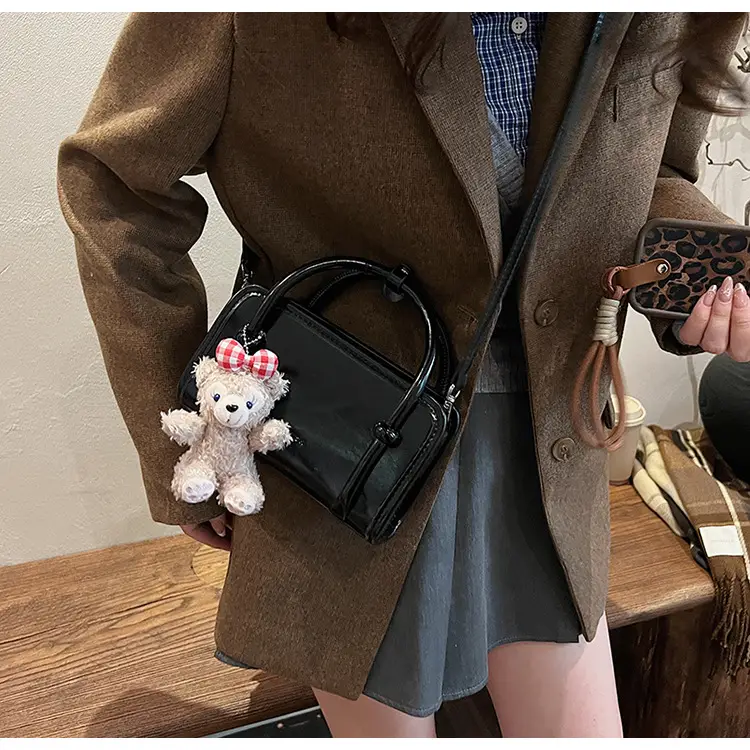 Women's Red Korean Style Shoulder Bag 2024 Winter — feature 17