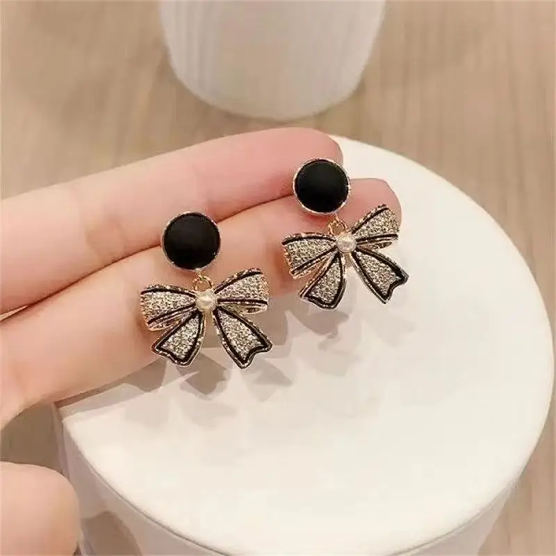 New Black Bow Pearl Earrings for Women — feature 4