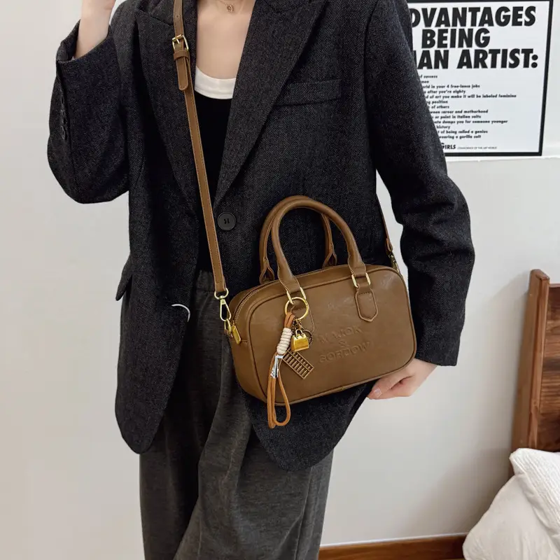 Women's Brown Leather Handbag with Gold Plated Handles - Image 8