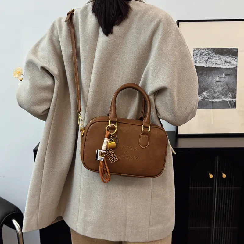 Women's Brown Leather Handbag with Gold Plated Handles - Image 4