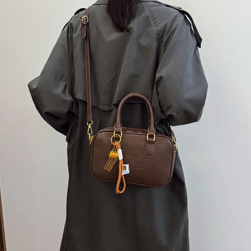 Women's Brown Leather Handbag with Gold Plated Handles - Image 5