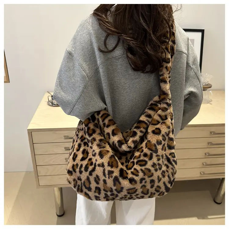 Winter Leopard Print Plush Shoulder Bag for Women — feature 9