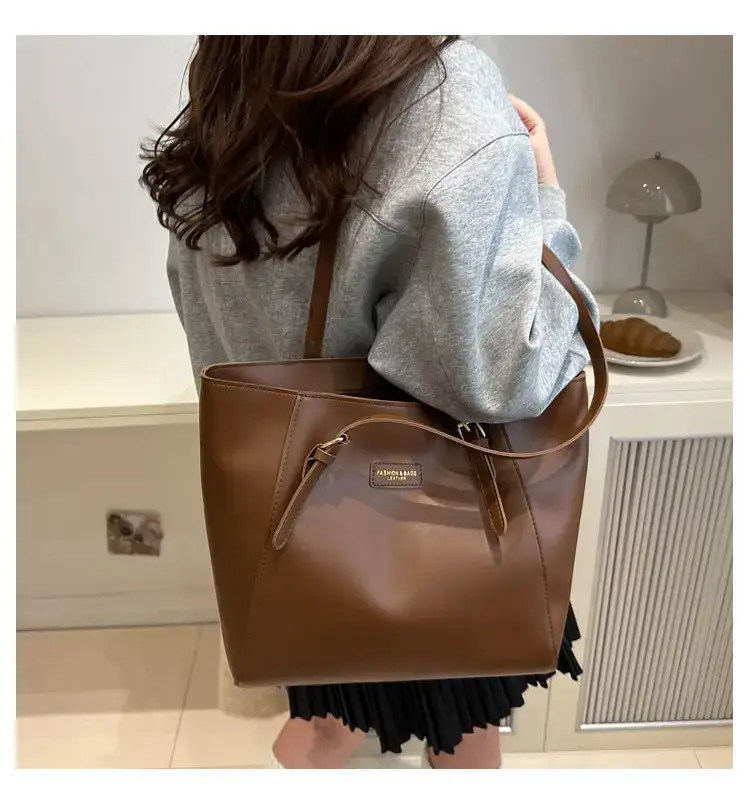 Women's Large Capacity Shoulder Bag Beige 2024 — feature 10