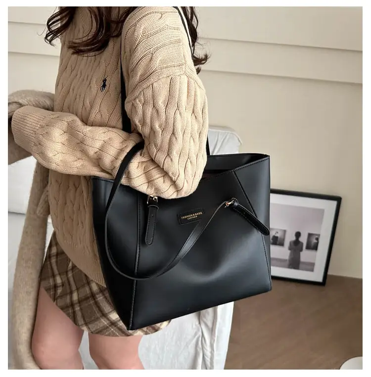 Brown Large Capacity Women's Shoulder Bag 2024 — feature 10