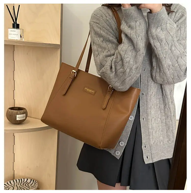 Brown Large Capacity Women's Shoulder Bag 2024 — feature 22