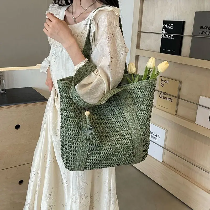 Green Woven Bucket Bag for Women Beach Travel — feature 2
