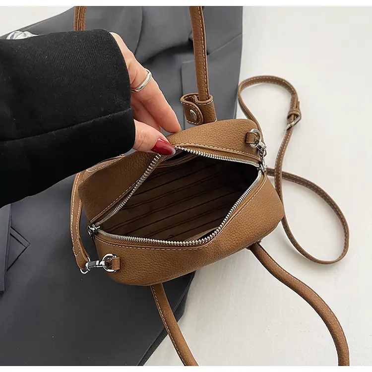 Women's 2025 Winter Casual Shell Shoulder Bag Brown — feature 42