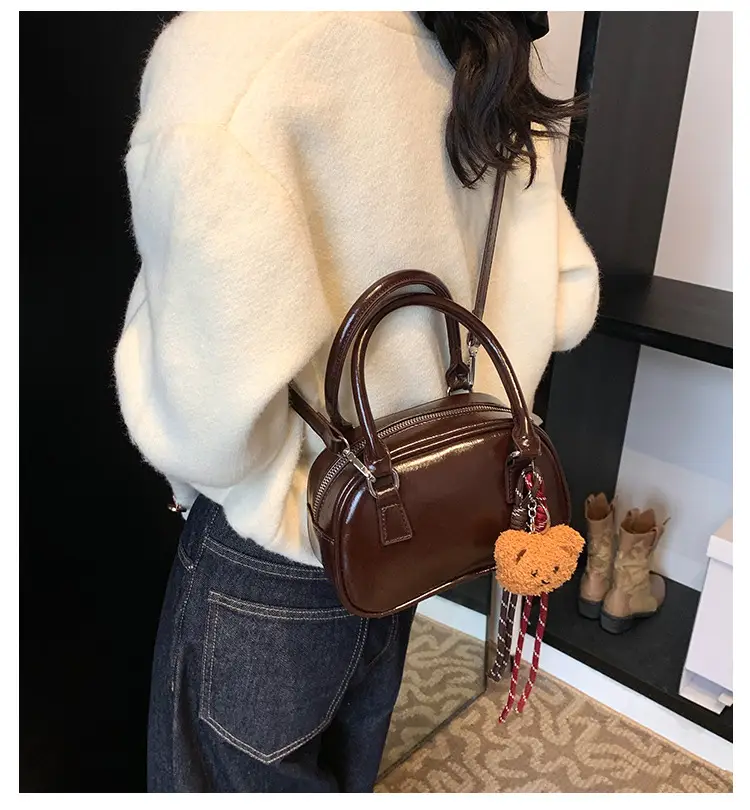 Retro Red Shoulder Bag for Women 2024 Casual Trend — feature 1