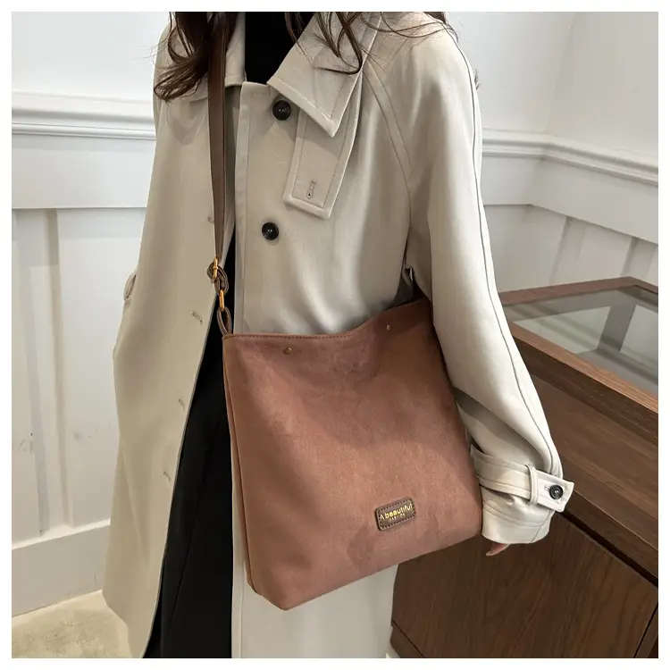 Women Retro Brown Crossbody Bag 2026 New Trend — feature 14
