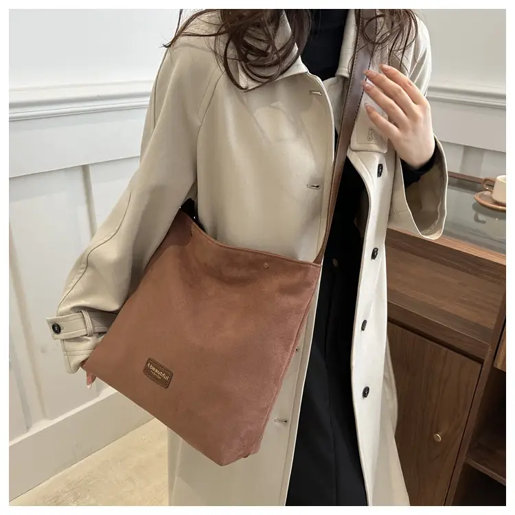 Women Retro Brown Crossbody Bag 2026 New Trend — feature 15