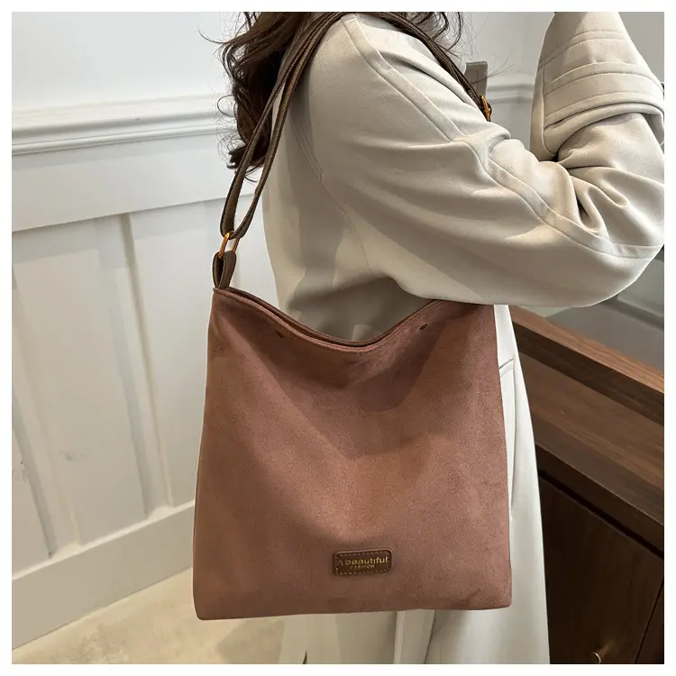 Women Retro Brown Crossbody Bag 2026 New Trend — feature 17
