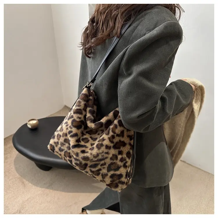 Leopard Print Plush Shoulder Bag Women Large Capacity — feature 7