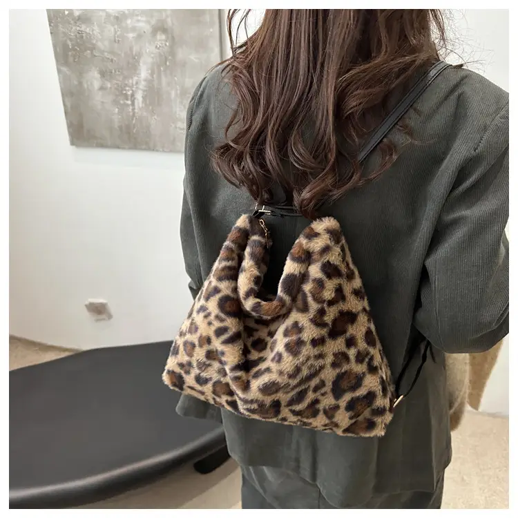 Leopard Print Plush Shoulder Bag Women Large Capacity — feature 9
