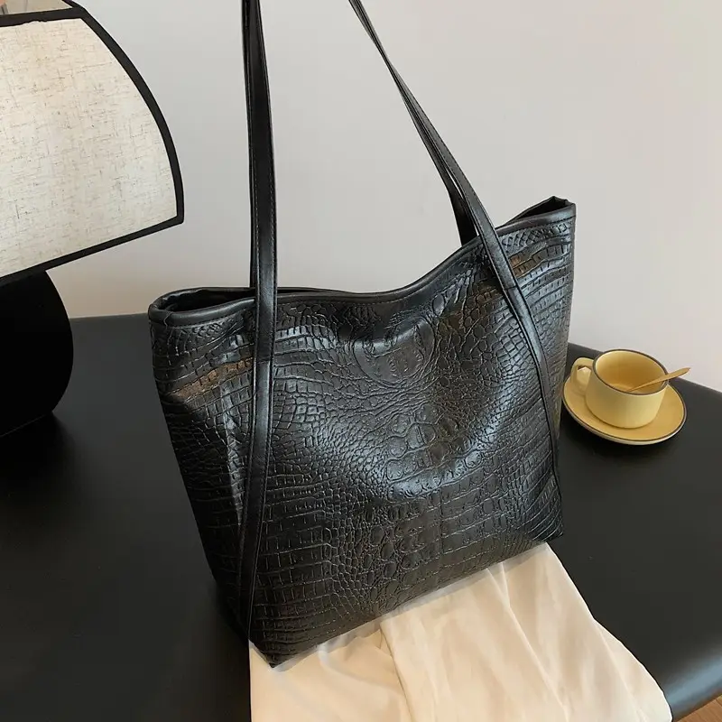 Black Croc Texture Large Tote Bag Shoulder Tote 2024 - Image 9