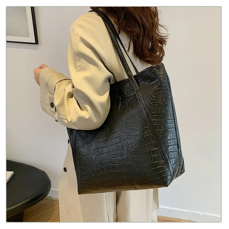Black Croc Texture Large Tote Bag Shoulder Tote 2024 — feature 14