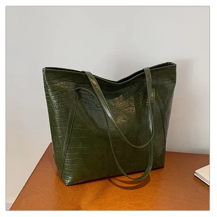 Black Croc Texture Large Tote Bag Shoulder Tote 2024 — feature 28
