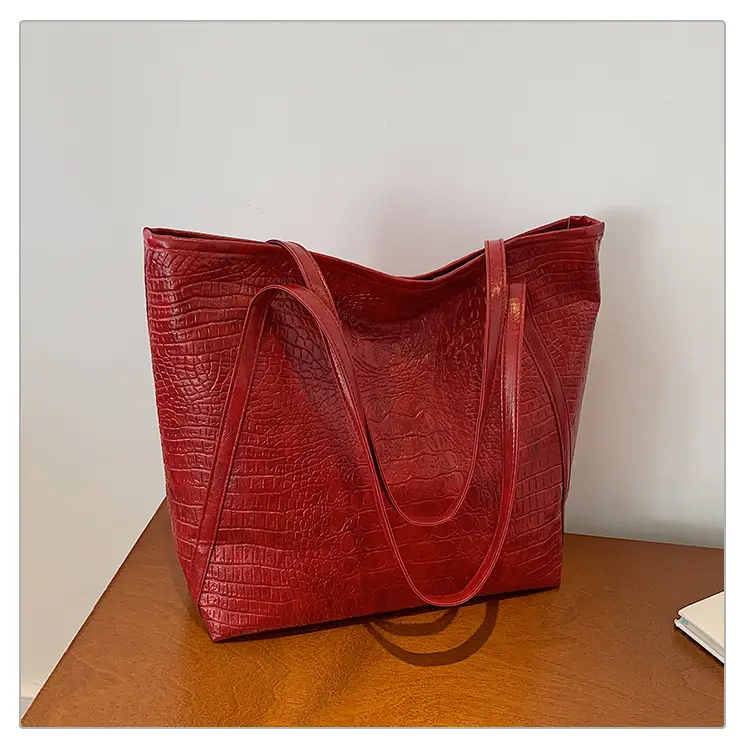 Black Croc Texture Large Tote Bag Shoulder Tote 2024 — feature 33