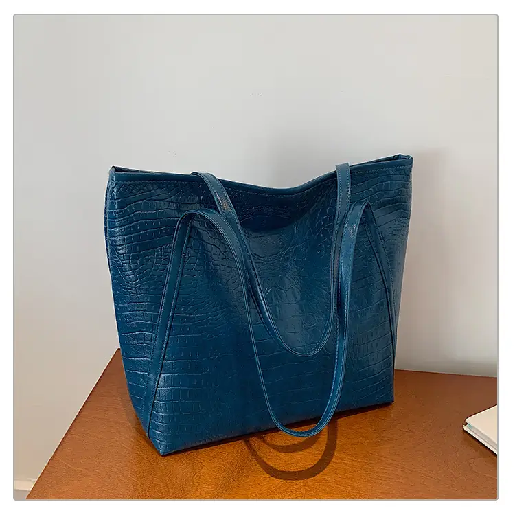 Black Croc Texture Large Tote Bag Shoulder Tote 2024 — feature 34