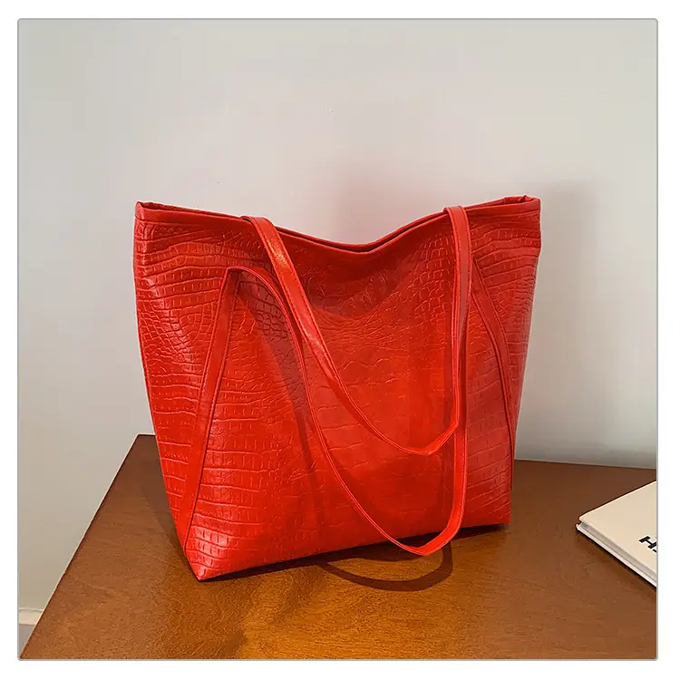 Black Croc Texture Large Tote Bag Shoulder Tote 2024 — feature 35