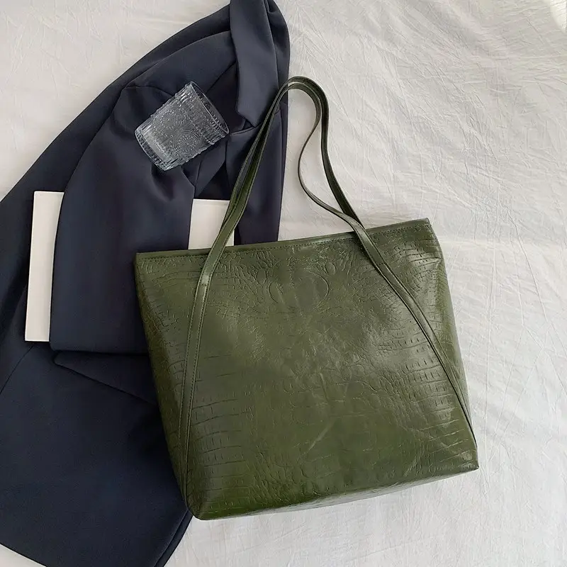 Black Croc Texture Large Tote Bag Shoulder Tote 2024 - Image 5