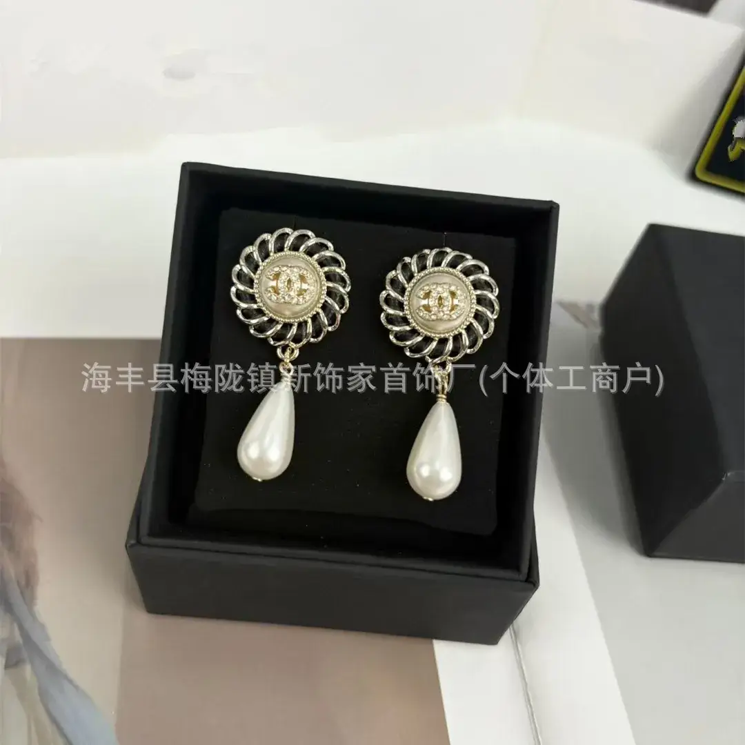 Double C Earrings Pearl Bow High End 925 Gold - Image 7