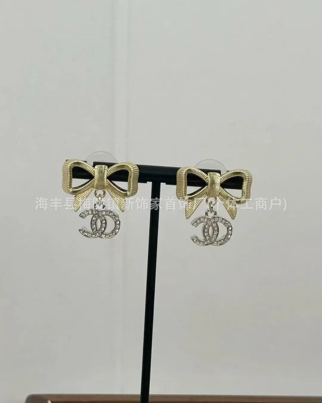 Double C Earrings Pearl Bow High End 925 Gold - Image 8