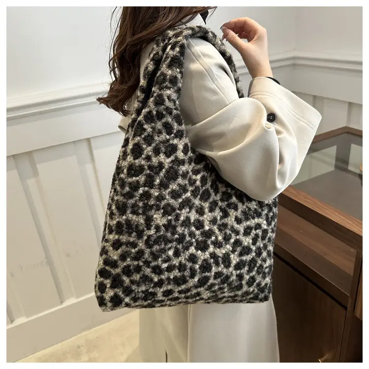 Plush Leopard Print Women's Shoulder Bag 2024 — feature 16