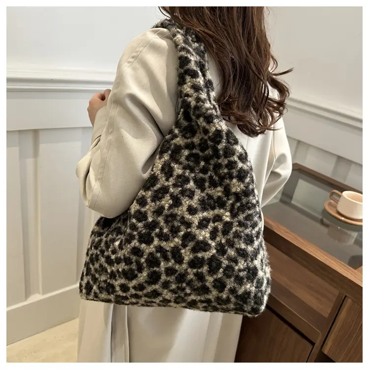 Plush Leopard Print Women's Shoulder Bag 2024 — feature 29