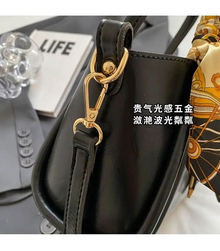 Retro Maillard Texture Handbag Women 2025 New Fashion — feature 7