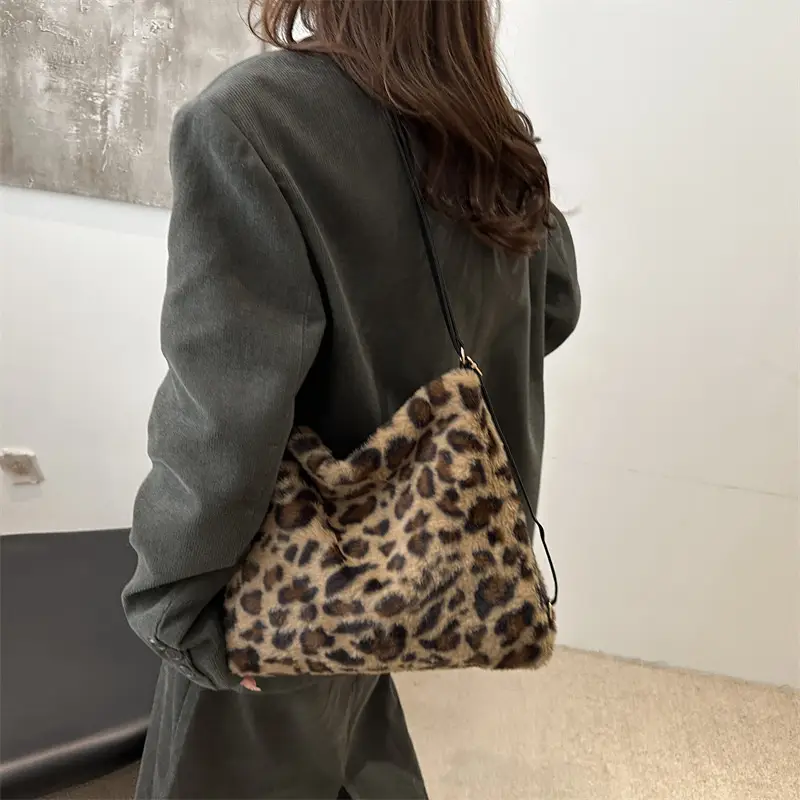 Winter Plush Leopard Print Mao Mao Shoulder Tote Bag - Image 6