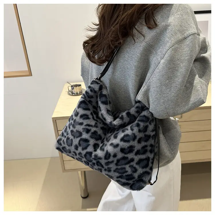 Winter Plush Leopard Print Mao Mao Shoulder Tote Bag — feature 10