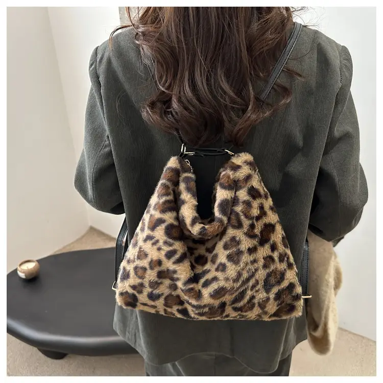 Winter Plush Leopard Print Mao Mao Shoulder Tote Bag — feature 13