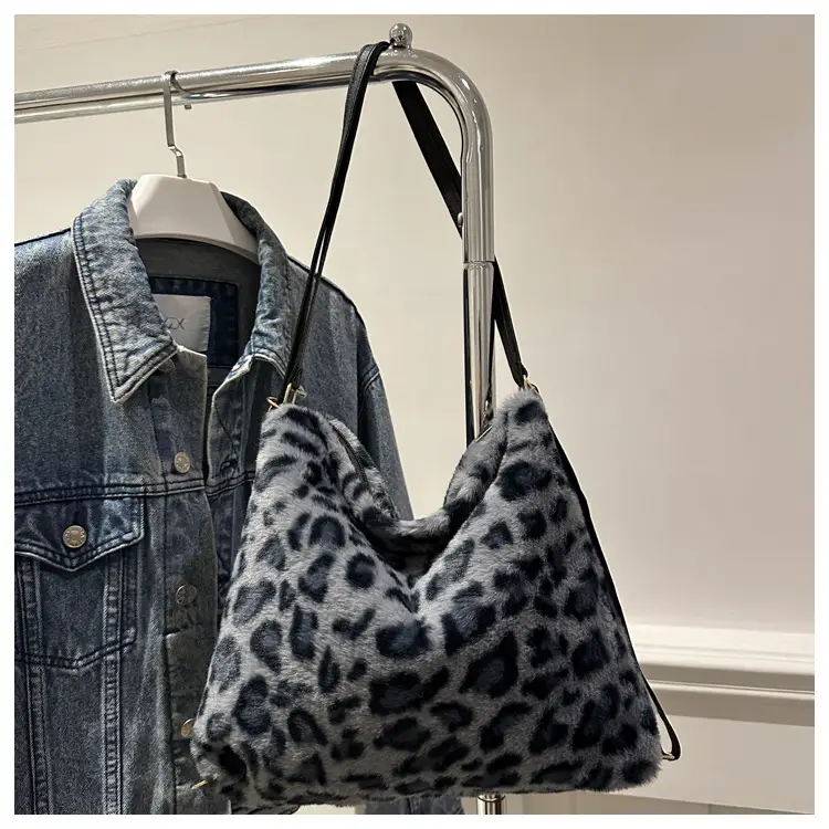 Winter Plush Leopard Print Mao Mao Shoulder Tote Bag — feature 22