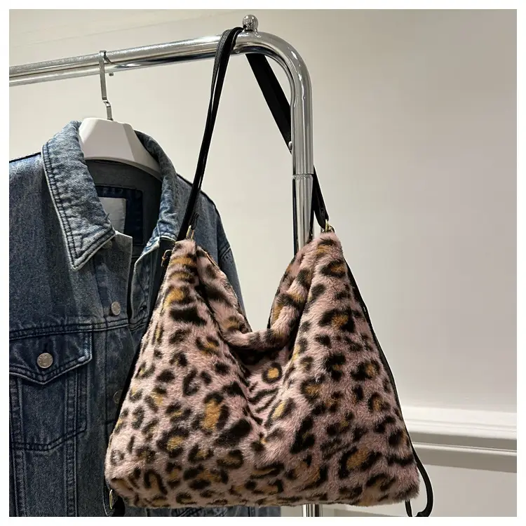 Winter Plush Leopard Print Mao Mao Shoulder Tote Bag — feature 24