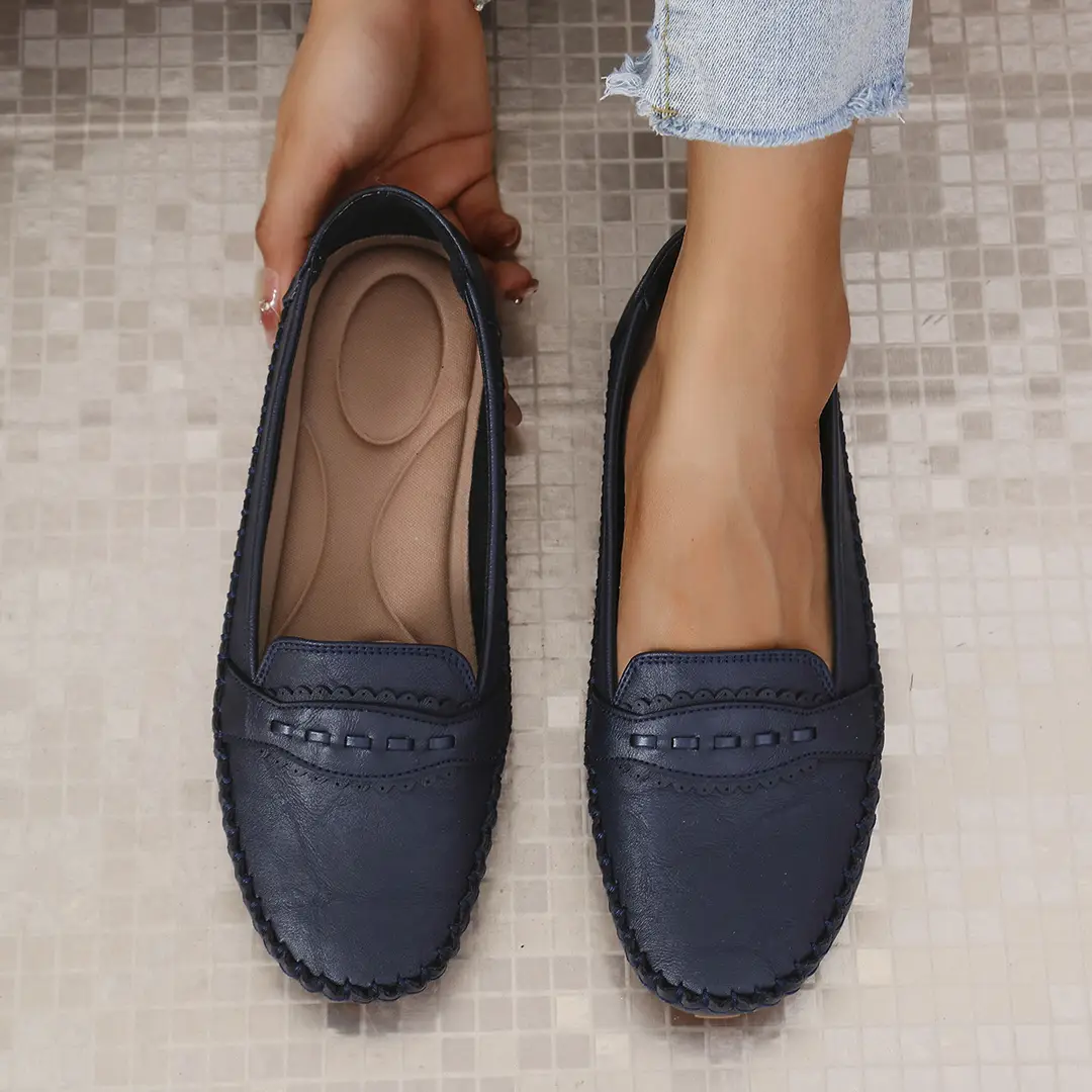 Large Size New Foreign Trade Stitched Laser Women's Flat Loafers Cross-Border E-Commerce Supply Retro Casual Versatile - Image 4