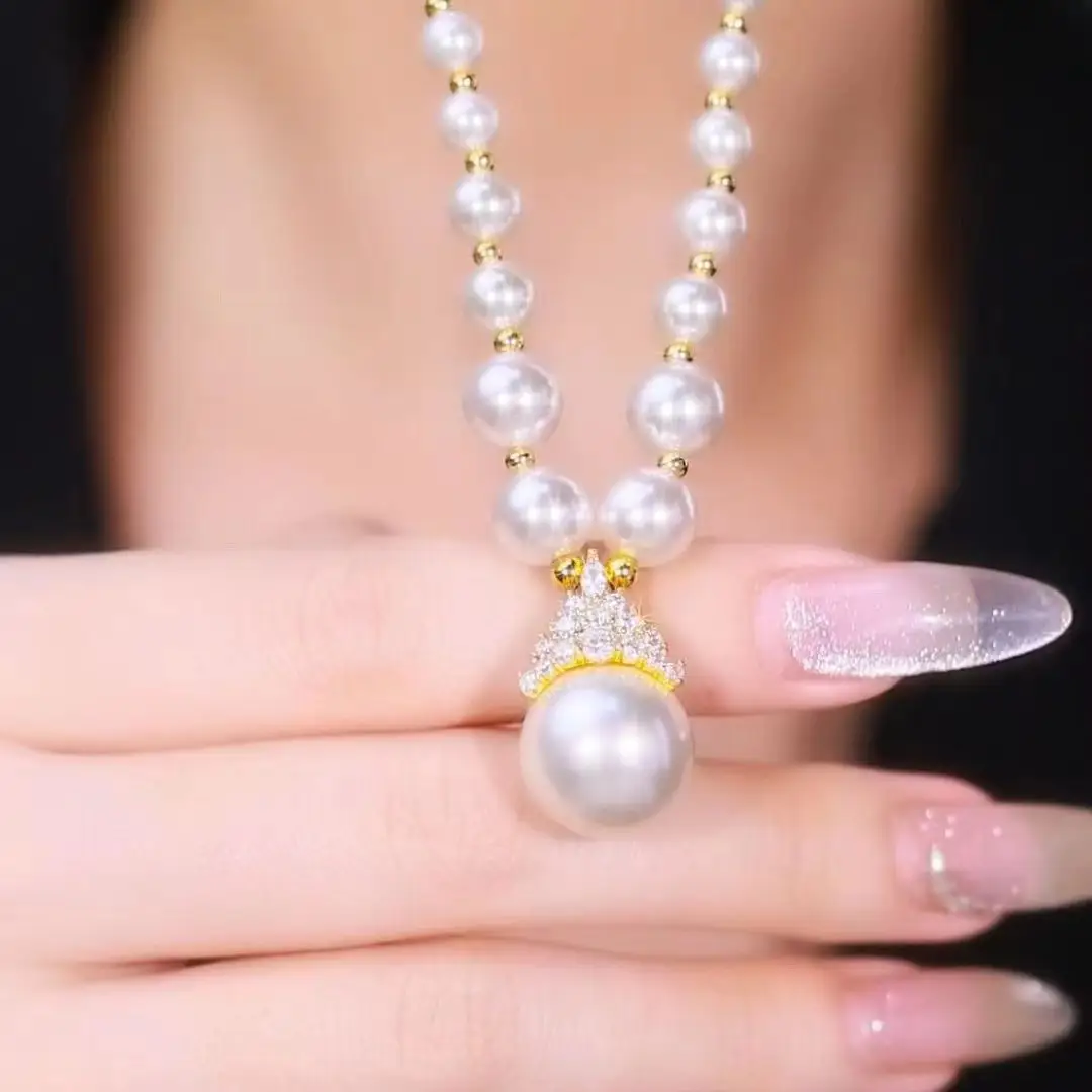French Luxury Pearl Crown Necklace with Gold Accents - Image 4